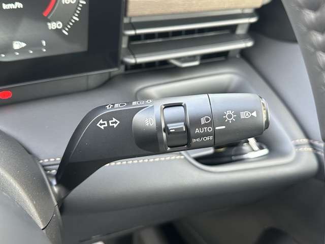 日産 セレナ ２．０ ハイウェイスターＶ ＮＩＳＳＡＮＣＯＮＮＥＣＴインフォテインメントシステム装着車 R8年 (東海) 99