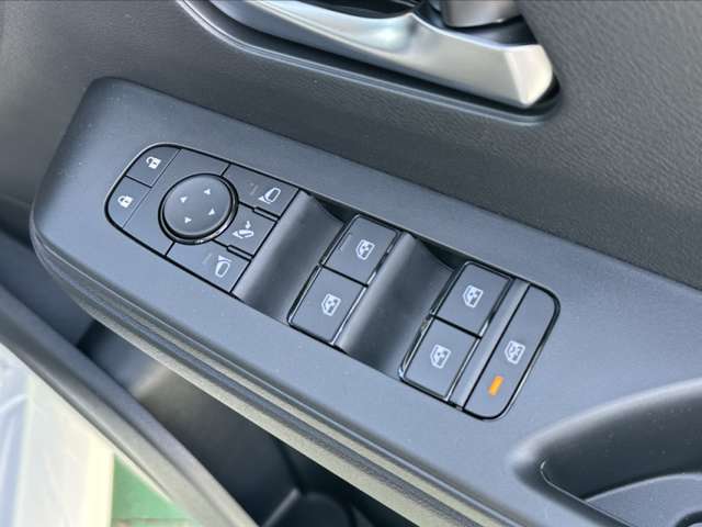 日産 セレナ ２．０ ＡＵＴＥＣＨ ライン 日産オリジナルナビ取付パッケージ装着車 R8年 (東海) 99