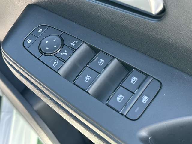 日産 セレナ ２．０ ハイウェイスターＶ ＮＩＳＳＡＮＣＯＮＮＥＣＴインフォテインメントシステム装着車 R8年 (東海) 99