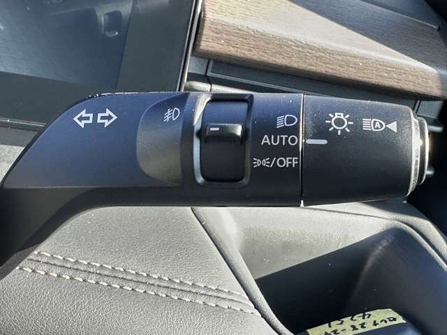 日産 セレナ １．４ Ｅ－ＰＯＷＥＲ ハイウェイスターＶ ＮＩＳＳＡＮＣＯＮＮＥＣＴインフォテインメントシステム装着車 R8年 (東海) 99