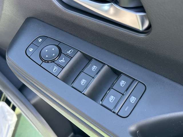 日産 セレナ １．４ Ｅ－ＰＯＷＥＲ ハイウェイスターＶ ＮＩＳＳＡＮＣＯＮＮＥＣＴインフォテインメントシステム装着車 R8年 (東海) 99