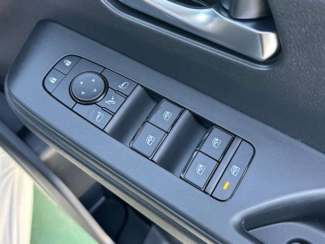 日産 セレナ １．４ Ｅ－ＰＯＷＥＲ ルキシオン R8年 (東海) 99