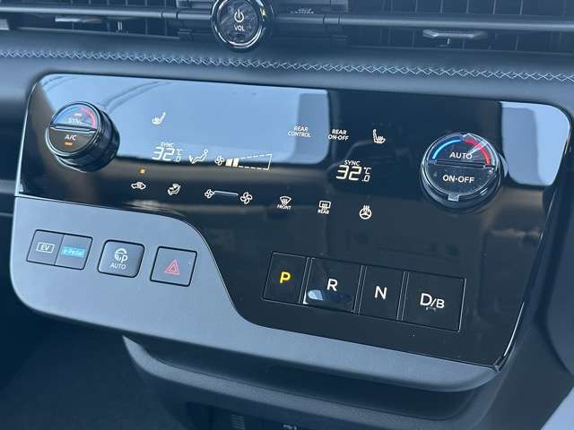 日産 セレナ １．４ Ｅ－ＰＯＷＥＲ ルキシオン R8年 (東海) 99