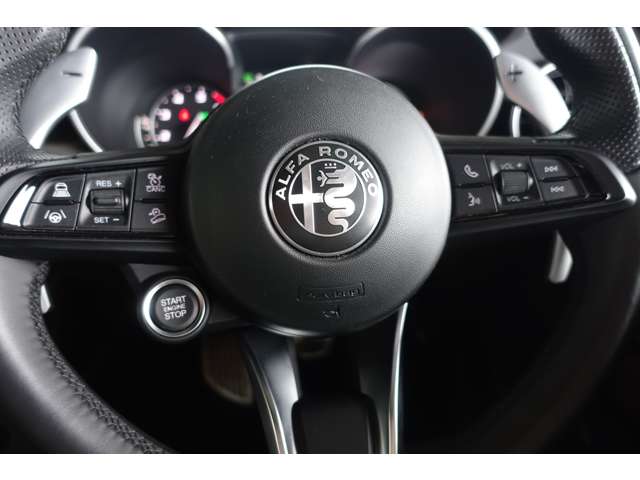 アルファロメオ ステルヴィオ ２．０ ターボ Ｑ４ ヴェローチェ ４ＷＤ R4年 () 99