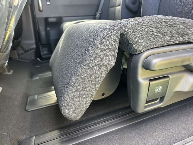 ホンダ ステップワゴン　ハイブリッド ２．０ Ｅ：ＨＥＶ エアー ＥＸ R8年 (東海) 99