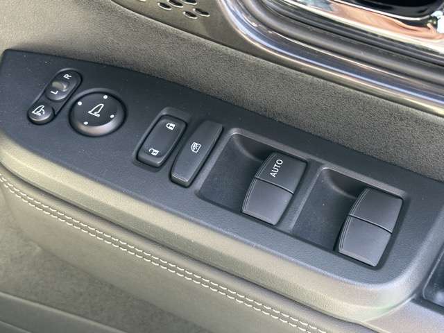 ホンダ Ｎ　ＢＯＸ カスタム ６６０ コーディネートスタイル モノトーン R5年 (東海) 99