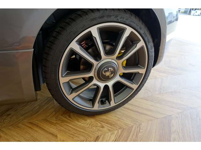 アバルト ６９５Ｃ ツーリズモ ５ＭＴ R6年 () 99