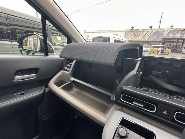 ホンダ フリード　ハイブリッド １．５ Ｅ：ＨＥＶ エアー ＥＸ R8年 (東海) 99