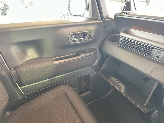 ホンダ Ｎ　ＢＯＸ カスタム ６６０ R8年 (東海) 99