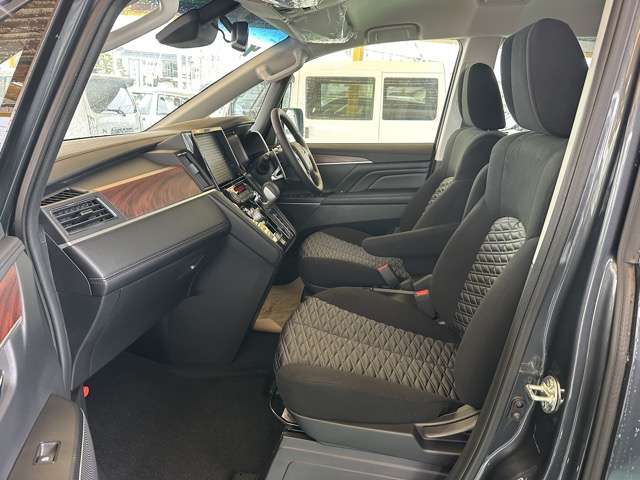 三菱 デリカ　Ｄ：５ ２．２ Ｐ ディーゼルターボ ４ＷＤ R7年 (東海) 99