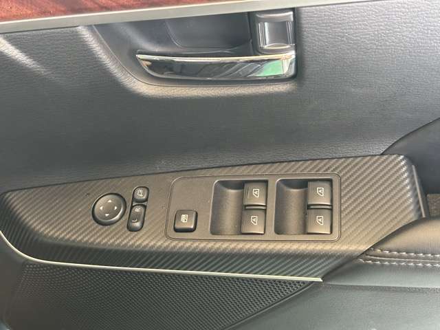 三菱 デリカ　Ｄ：５ ２．２ Ｐ ディーゼルターボ ４ＷＤ R7年 (東海) 99