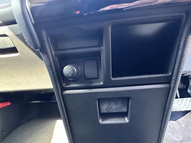 三菱 デリカ　Ｄ：５ ２．２ Ｐ ディーゼルターボ ４ＷＤ R6年 (東海) 99