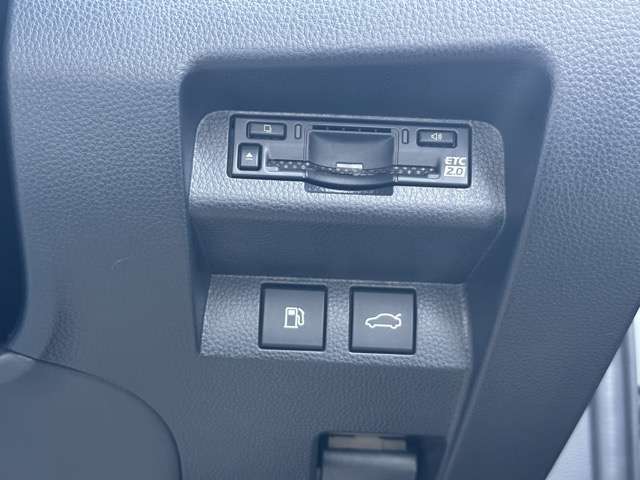トヨタ クラウン　クロスオーバー　ハイブリッド ２．４ ＲＳ ランドスケープ Ｅ－ＦＯＵＲ ＡＤＶＡＮＣＥＤ ４ＷＤ R6年 (東海) 99
