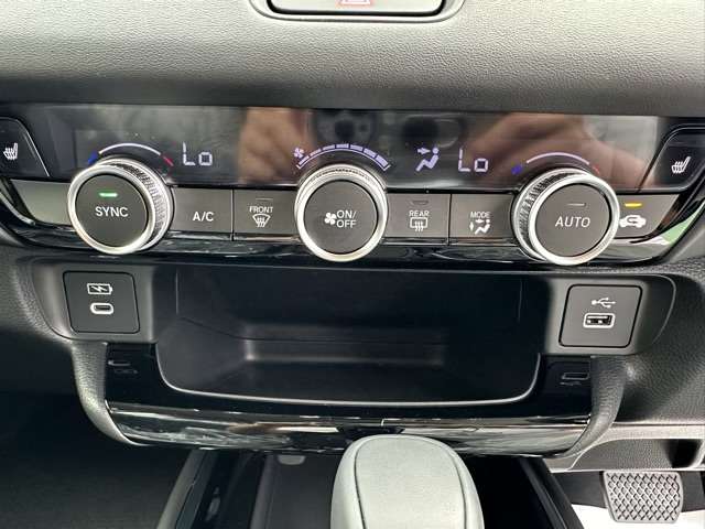 ホンダ ヴェゼル １．５ Ｅ：ＨＥＶ Ｚ R8年 (東海) 99