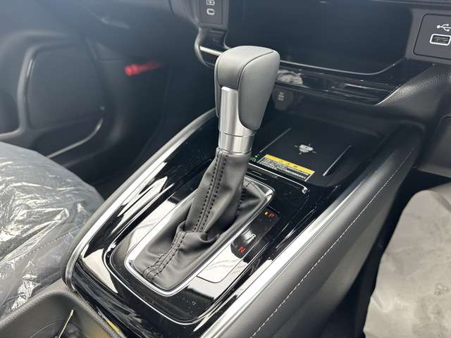ホンダ ヴェゼル １．５ Ｅ：ＨＥＶ Ｚ R8年 (東海) 99