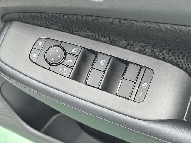 日産 ノート １．２ Ｘ R5年 (東海) 99