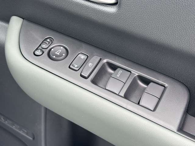 ホンダ フリード　ハイブリッド １．５ Ｅ：ＨＥＶ クロスター R8年 (東海) 99