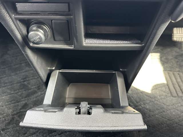 三菱 デリカ　Ｄ：５ ２．２ Ｐ ディーゼルターボ ４ＷＤ R5年 (東海) 99