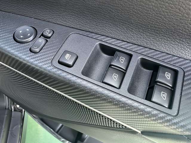 三菱 デリカ　Ｄ：５ ２．２ Ｐ ディーゼルターボ ４ＷＤ R5年 (東海) 99