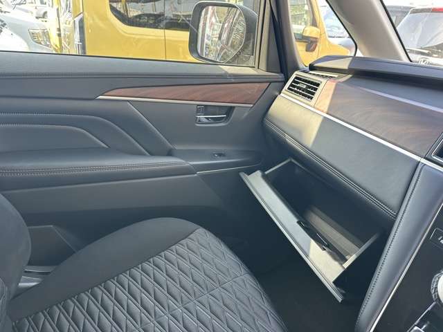 三菱 デリカ　Ｄ：５ ２．２ Ｐ ディーゼルターボ ４ＷＤ R5年 (東海) 99