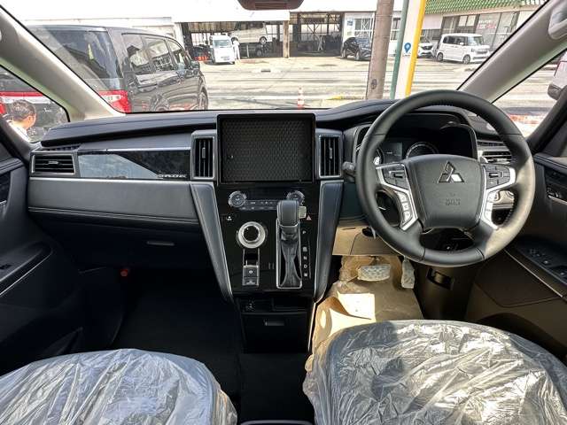 三菱 デリカ　Ｄ：５ ２．２ シャモニー 電動サイドステップ非装着車 ディーゼルターボ ４ＷＤ R7年 (東海) 99