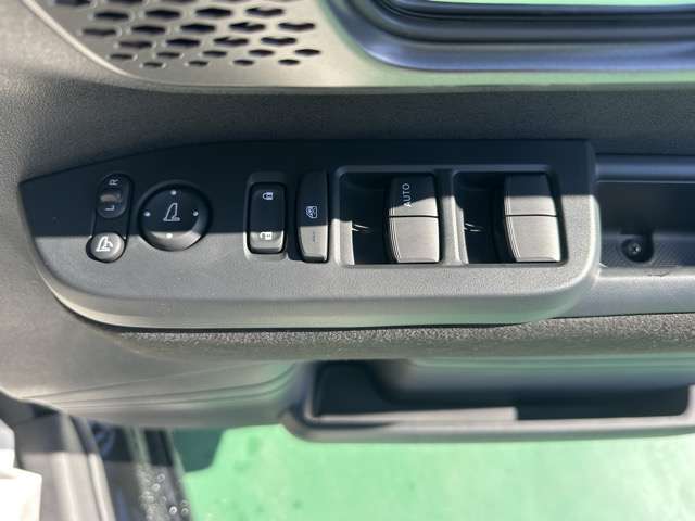 ホンダ Ｎ　ＢＯＸ カスタム ６６０ ターボ R8年 (東海) 99