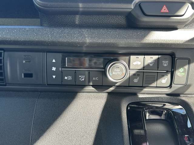 ホンダ Ｎ　ＢＯＸ カスタム ６６０ ターボ R8年 (東海) 99