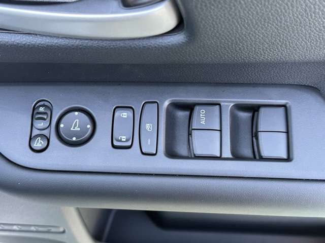 ホンダ フリード １．５ エアー ＥＸ R8年 (東海) 99