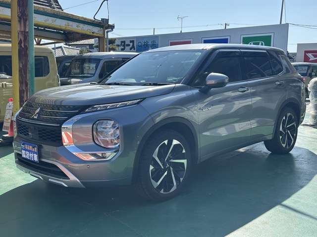 三菱 アウトランダーＰＨＥＶ ＰＨＥＶ ２．４ Ｐ ４ＷＤ R5年 (東海) 99