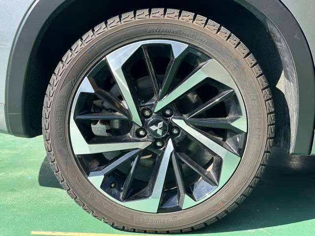三菱 アウトランダーＰＨＥＶ ＰＨＥＶ ２．４ Ｐ ４ＷＤ R5年 (東海) 99