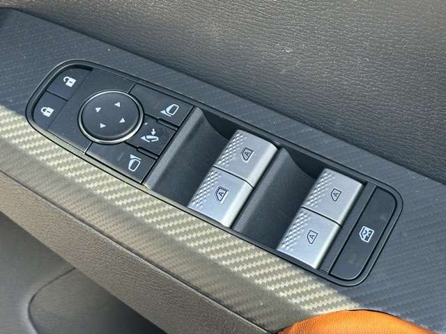 三菱 アウトランダーＰＨＥＶ ＰＨＥＶ ２．４ Ｐ ４ＷＤ R5年 (東海) 99