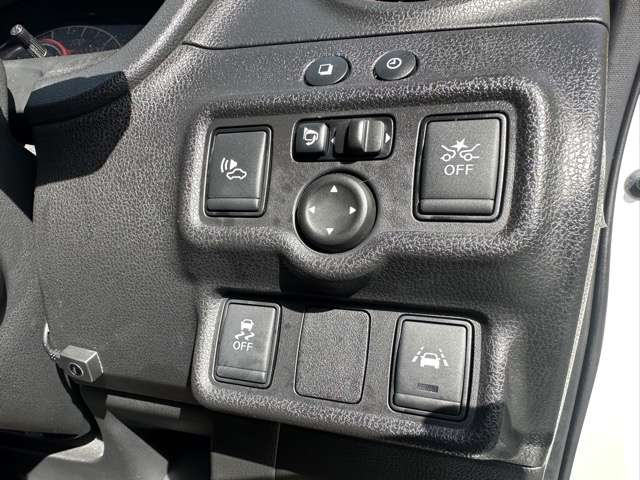 日産 ノート １．２ Ｅ－ＰＯＷＥＲ ＮＩＳＭＯ H30年 (東海) 99