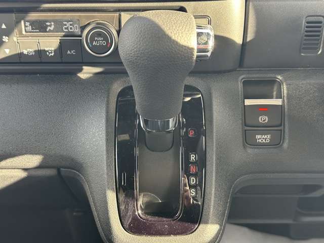 ホンダ Ｎ　ＢＯＸ カスタム ６６０ コーディネートスタイル ２トーン R7年 (東海) 99