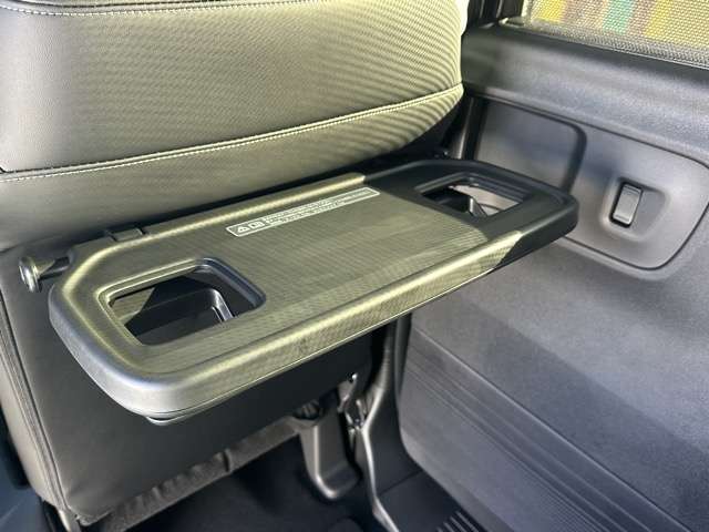 ホンダ Ｎ　ＢＯＸ カスタム ６６０ コーディネートスタイル ２トーン R7年 (東海) 99