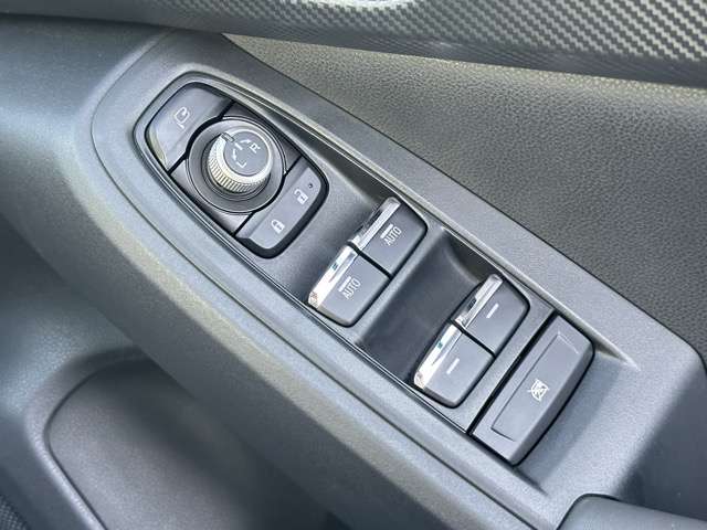 スバル クロストレック ２．０ リミテッド ４ＷＤ R5年 (東海) 99