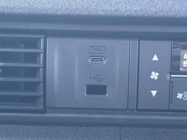 ホンダ Ｎ　ＢＯＸ カスタム ６６０ R7年 (東海) 99