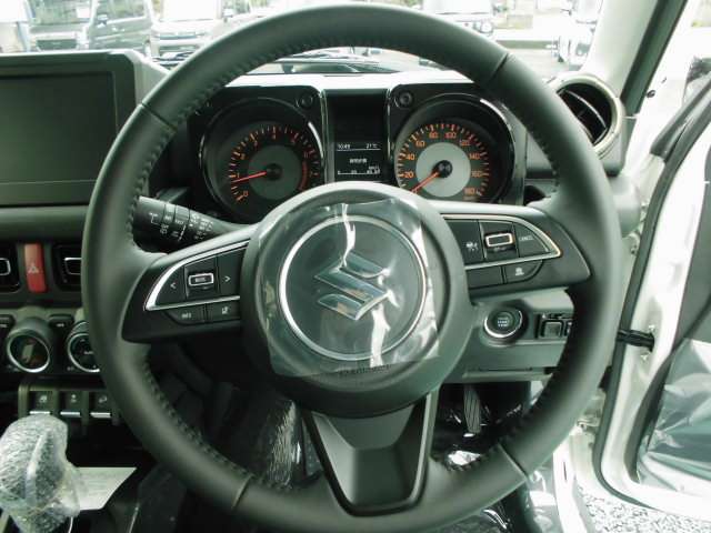 スズキ ジムニー　ノマド １．５ ＦＣ ４ＷＤ R8年 () 99