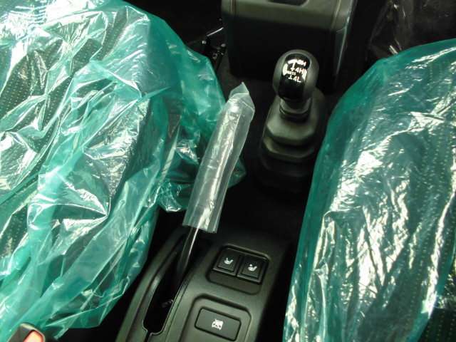 スズキ ジムニー　ノマド １．５ ＦＣ ４ＷＤ R8年 () 99