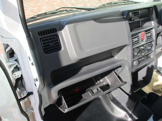 三菱 ミニキャブトラック ６６０ ミノリ ４ＷＤ R8年 () 99