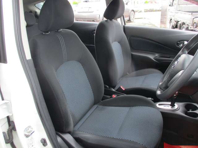 日産 ノート １．２ Ｘ ＤＩＧ－Ｓ H27年 () 99