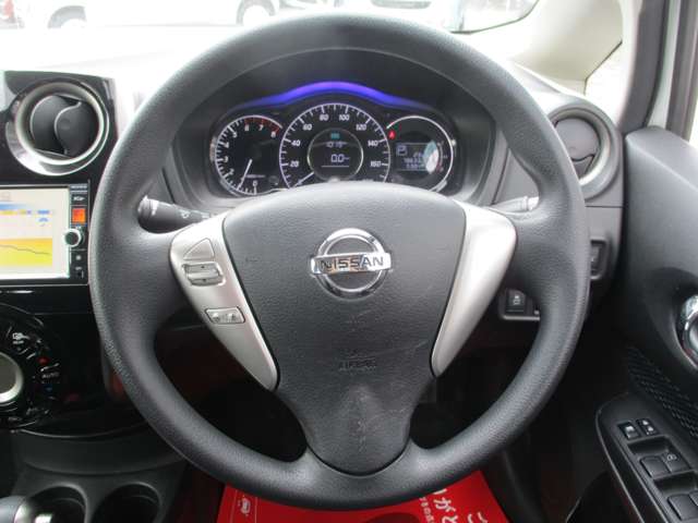 日産 ノート １．２ Ｘ ＤＩＧ－Ｓ H27年 () 99