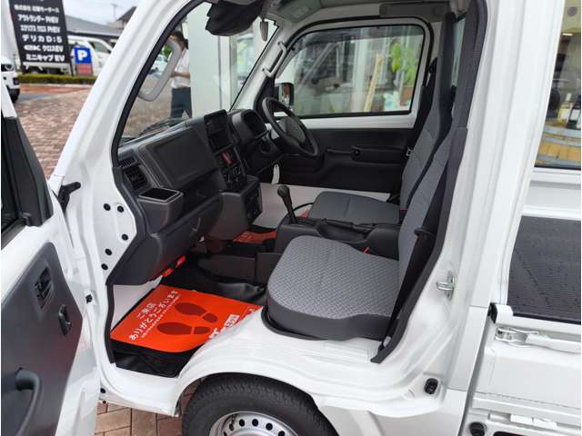 スズキ キャリイトラック ６６０ ＫＣ農繁 ３方開 ４ＷＤ R8年 () 99