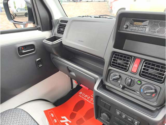 スズキ キャリイトラック ６６０ ＫＣ農繁 ３方開 ４ＷＤ R8年 () 99