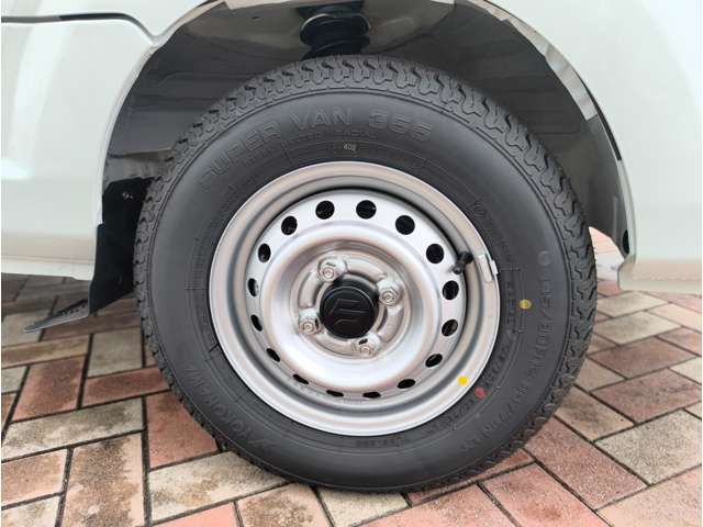 スズキ キャリイトラック ６６０ ＫＣ農繁 ３方開 ４ＷＤ R8年 () 99