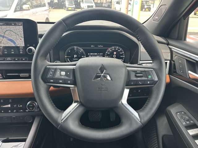 三菱 アウトランダーＰＨＥＶ ＰＨＥＶ ２．４ Ｐ ４ＷＤ R6年 (東海) 99