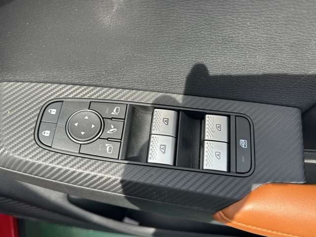 三菱 アウトランダーＰＨＥＶ ＰＨＥＶ ２．４ Ｐ ４ＷＤ R6年 (東海) 99