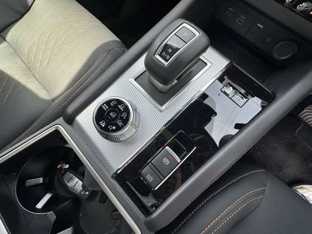 三菱 アウトランダーＰＨＥＶ ＰＨＥＶ ２．４ Ｐ ４ＷＤ R6年 (東海) 99