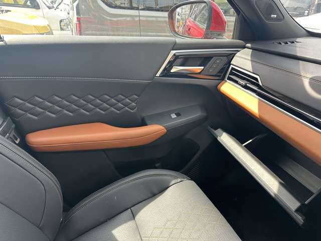 三菱 アウトランダーＰＨＥＶ ＰＨＥＶ ２．４ Ｐ ４ＷＤ R6年 (東海) 99
