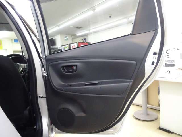 トヨタ ヴィッツ １．０ Ｆ H26年 () 99