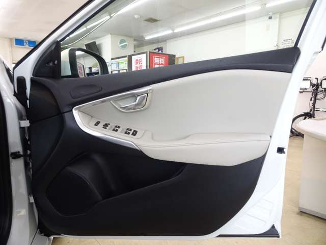 ボルボ Ｖ４０ Ｄ４ ディーゼルターボ H28年 () 99